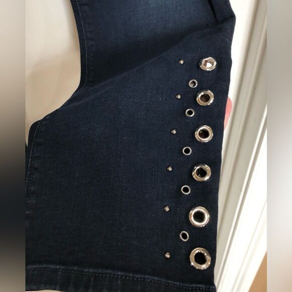 HUDSON - NWT - Sz 26 "Nico" Midrise Cigarette Jean/Grommet Detail in After Night - Picture 7 of 16